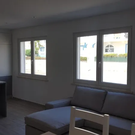 Saltykrab Surfhouse Villa Baleal